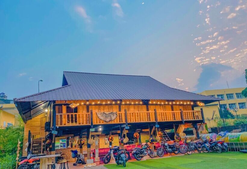 هاستل The Art Golden Jungle House