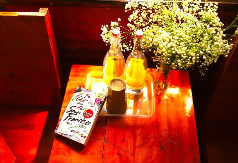 هاستل The Art Golden Jungle House