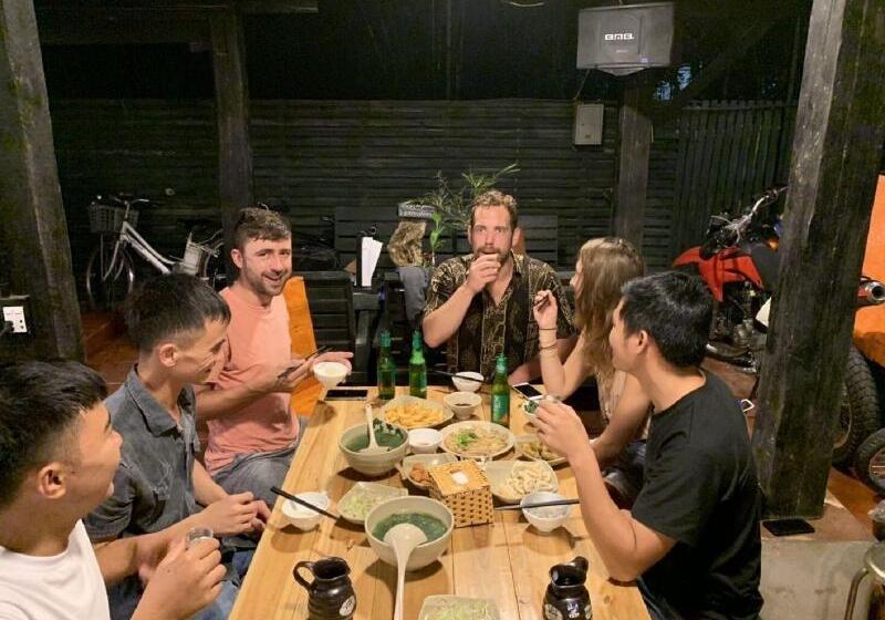 هاستل The Art Golden Jungle House