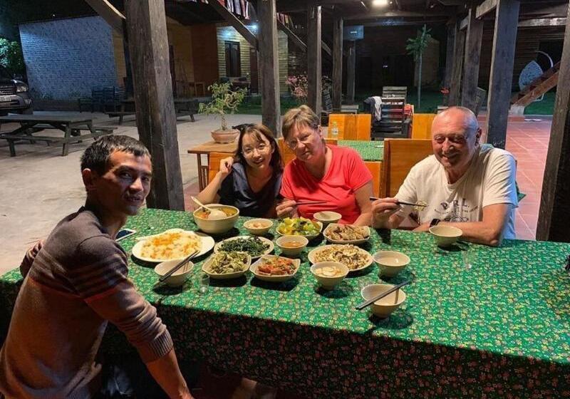 هاستل The Art Golden Jungle House