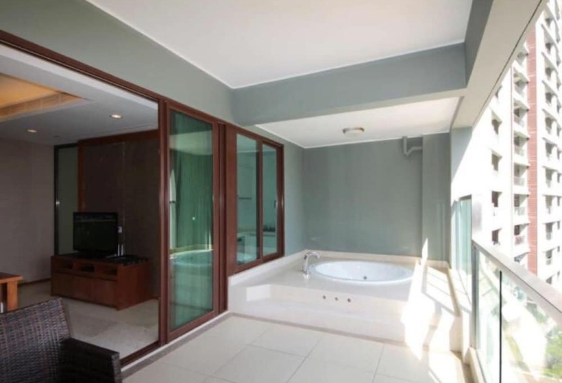 Amanda Seaview Resort Apartment