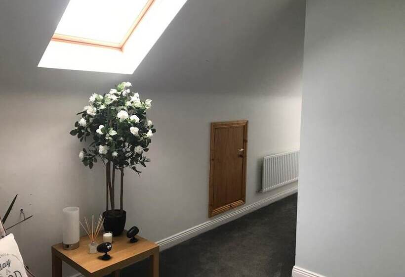 민박 Rose Of The Sea