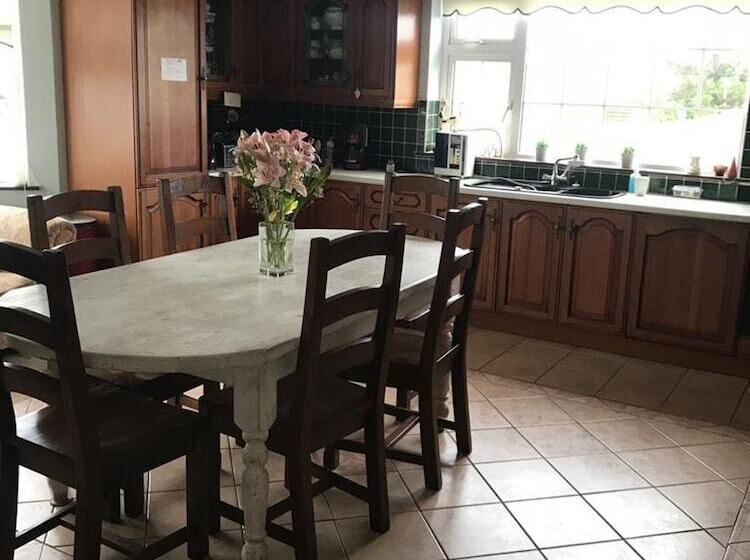 민박 Rose Of The Sea