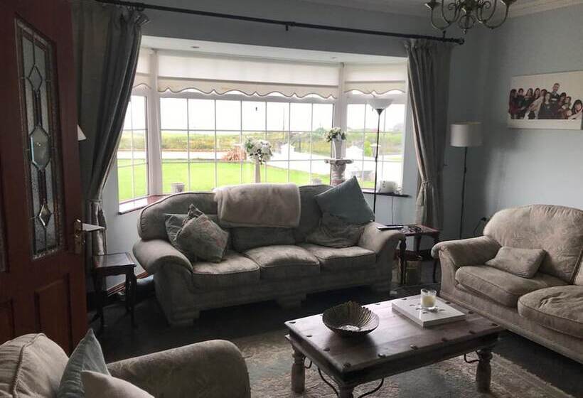 민박 Rose Of The Sea