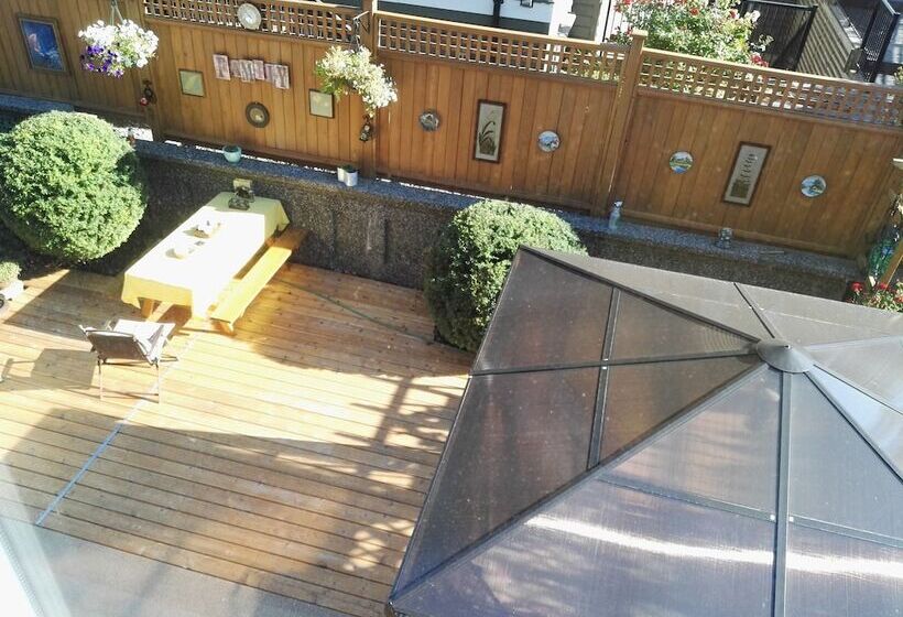 Sunny Island By White Rock B&b