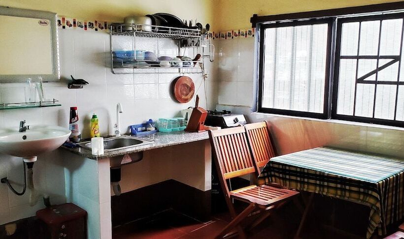 تختخواب و صبحانه Tithonia Homestay