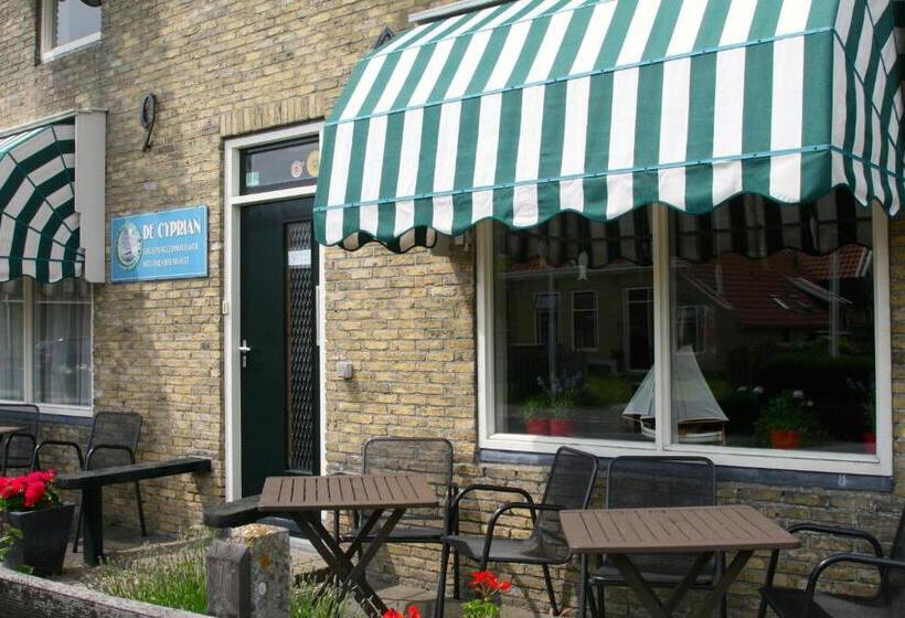 De Cyprian Bed & Breakfast