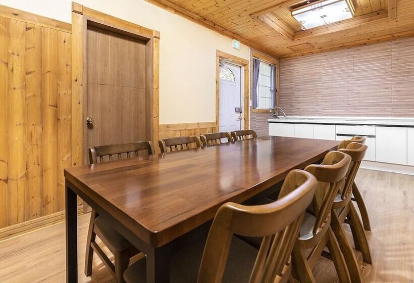 Gyeongju Eurovil Pension