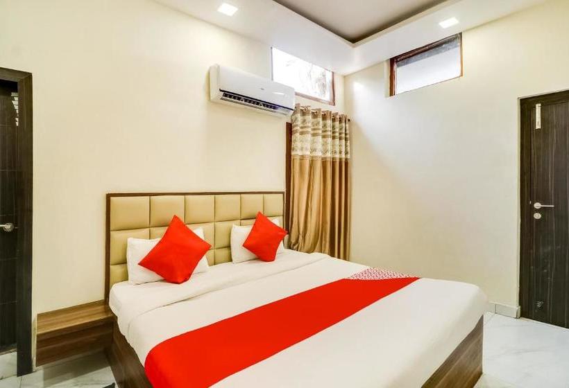 בית מלון כפרי Adarsh By Oyo Rooms