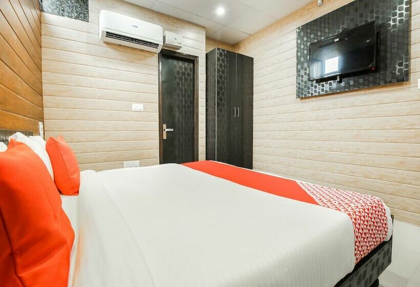 酒店 Anand Shri By Oyo Rooms