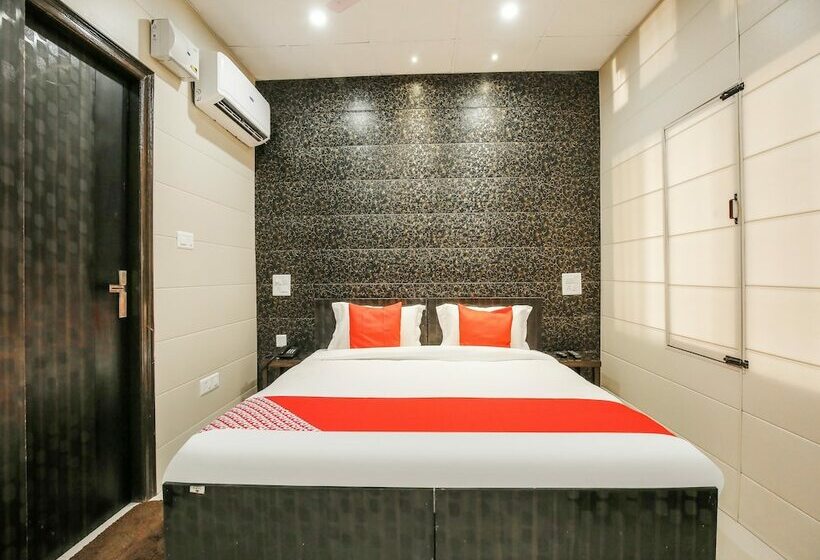 酒店 Anand Shri By Oyo Rooms
