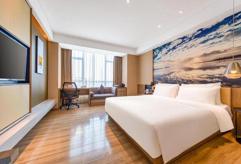 Atour Hotel High Speed Railway Station Maoming