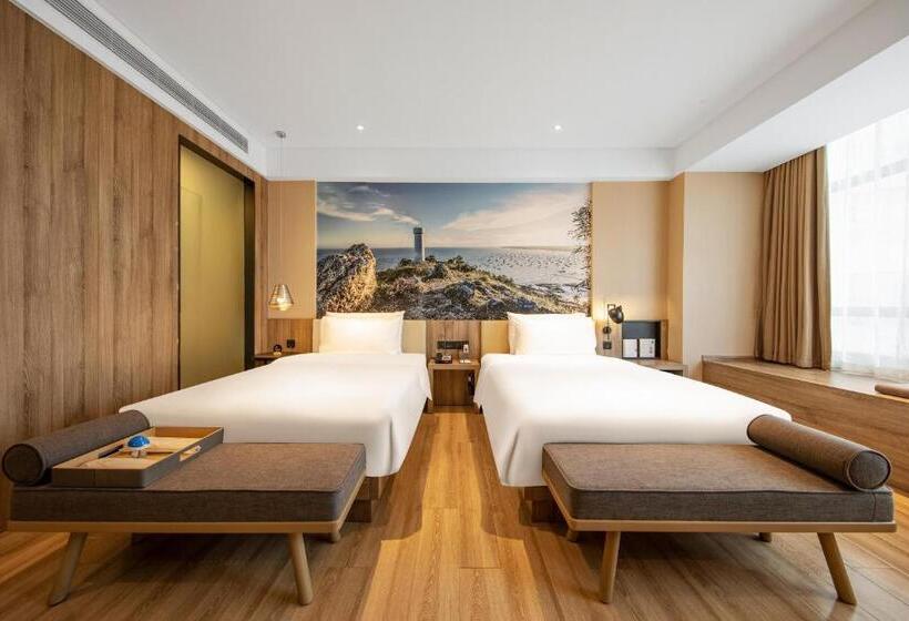 Atour Hotel High Speed Railway Station Maoming