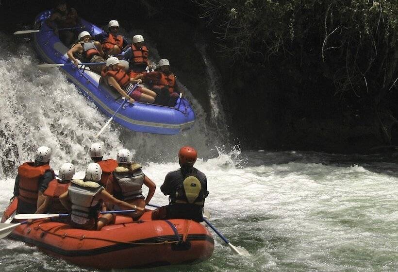 בית מלון כפרי Campamento Rio Lacanja