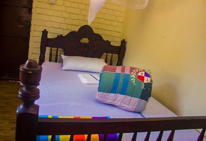 هتل Ebenezer Guest House