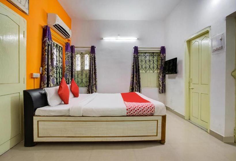 فندق Executives Palace By Oyo Rooms