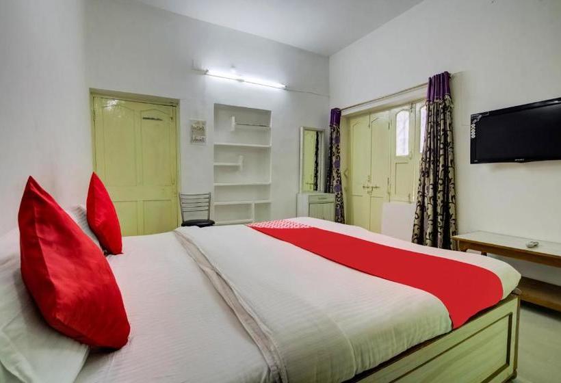 فندق Executives Palace By Oyo Rooms