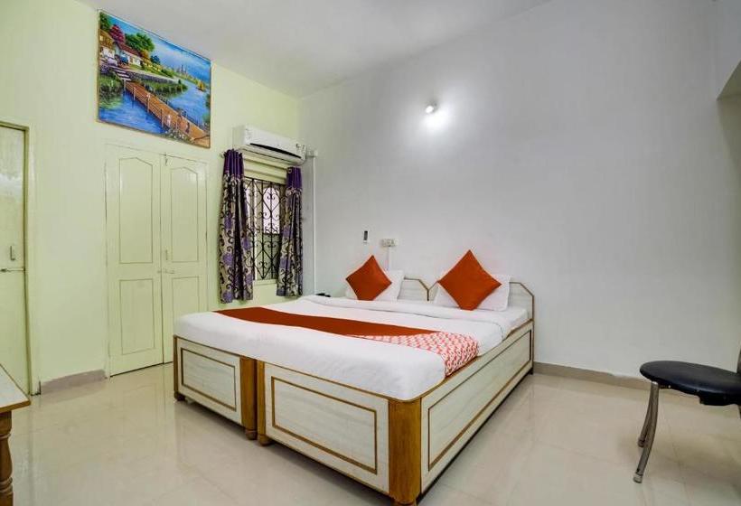 فندق Executives Palace By Oyo Rooms