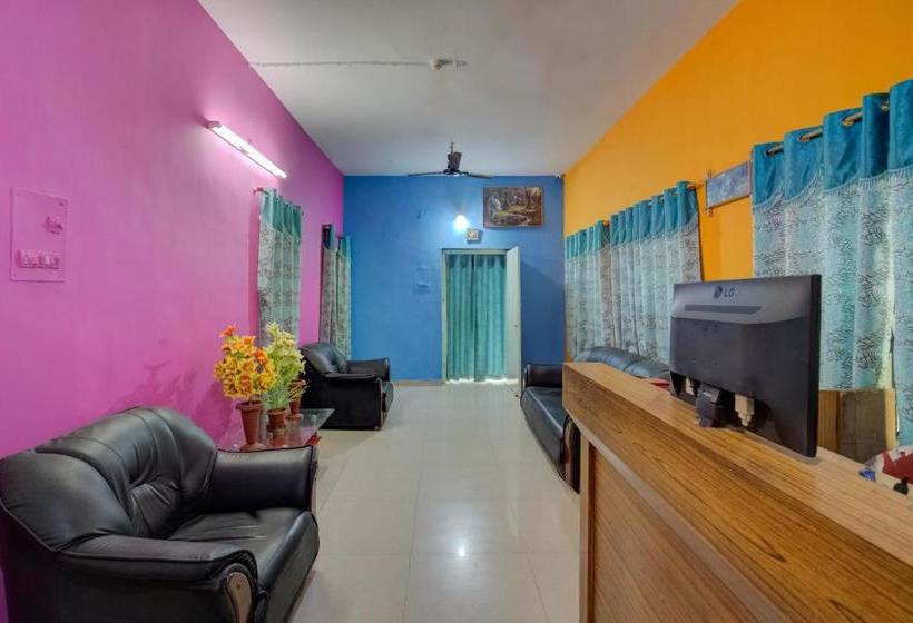 فندق Executives Palace By Oyo Rooms