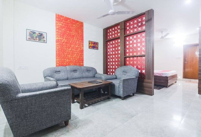 فندق Green Point By Oyo Rooms