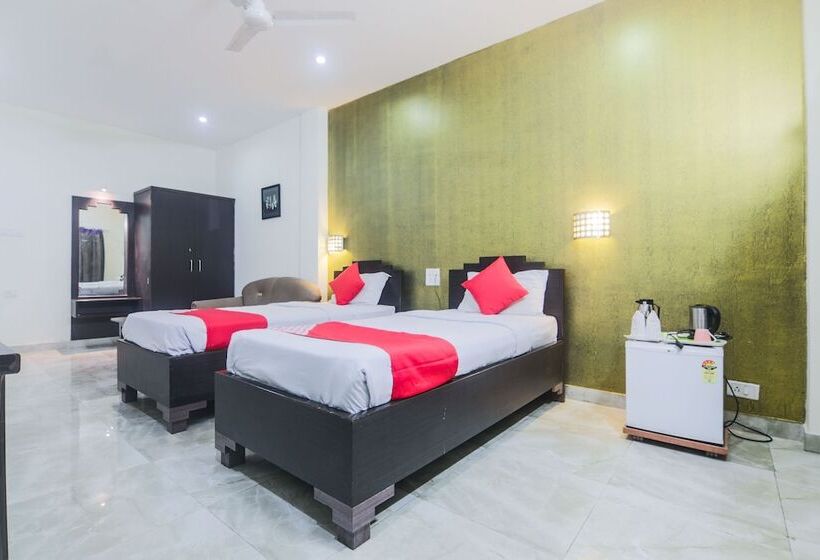 فندق Green Point By Oyo Rooms