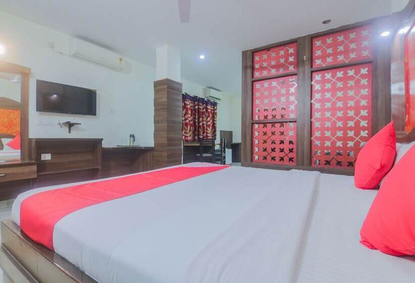 فندق Green Point By Oyo Rooms