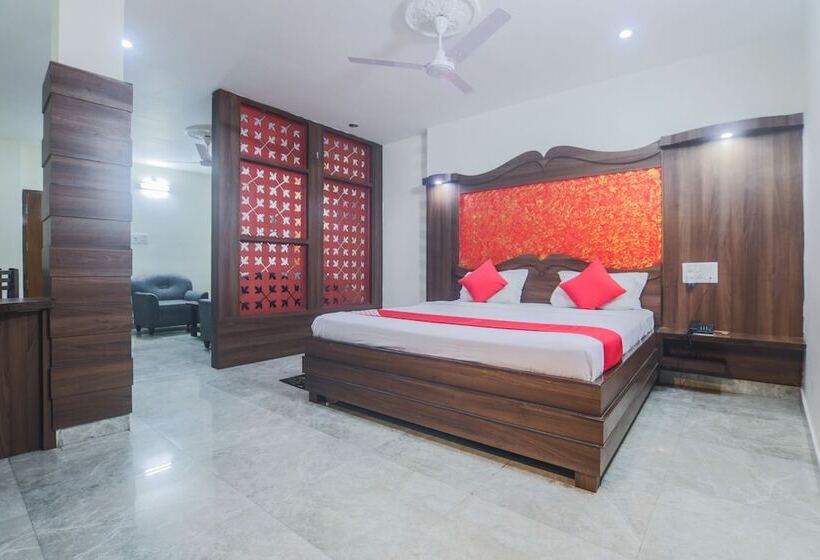 فندق Green Point By Oyo Rooms