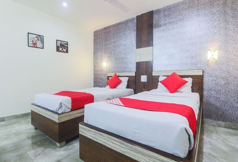 فندق Green Point By Oyo Rooms