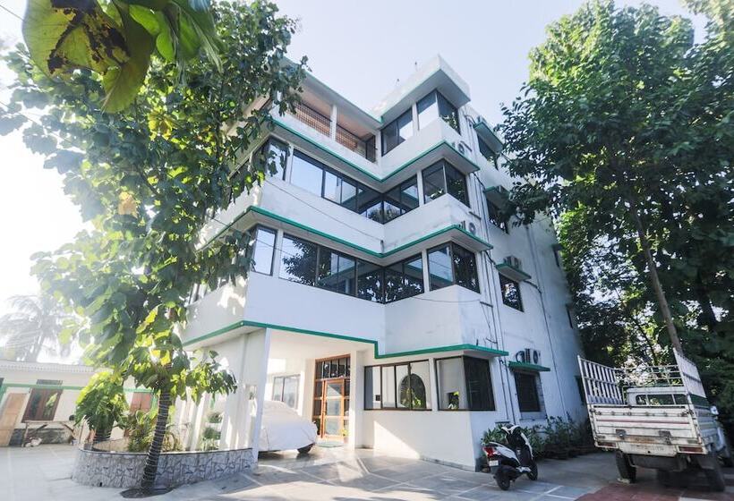 فندق Green Point By Oyo Rooms