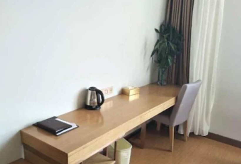 בית מלון כפרי Greentree Inn Lu An Jinzhai County Dabie Mountain Logistics Park Business