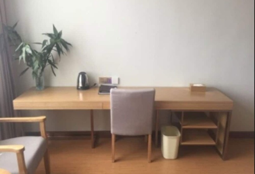 בית מלון כפרי Greentree Inn Lu An Jinzhai County Dabie Mountain Logistics Park Business