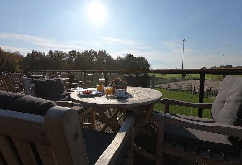 בית מלון כפרי Human & Horse