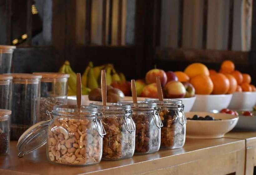 בית מלון כפרי Human & Horse