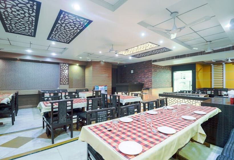 בית מלון כפרי Malik Regency By Oyo Rooms