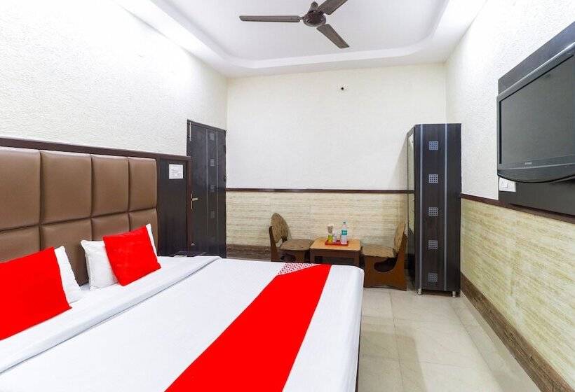 בית מלון כפרי Malik Regency By Oyo Rooms
