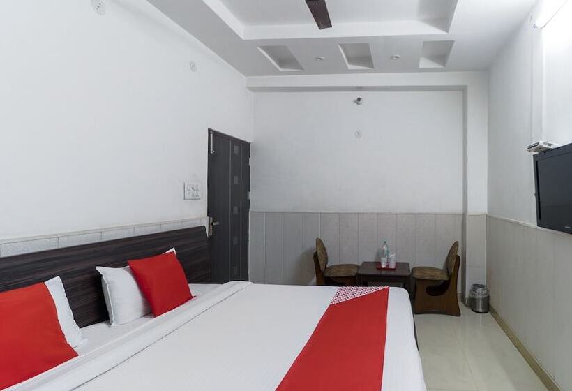 בית מלון כפרי Malik Regency By Oyo Rooms