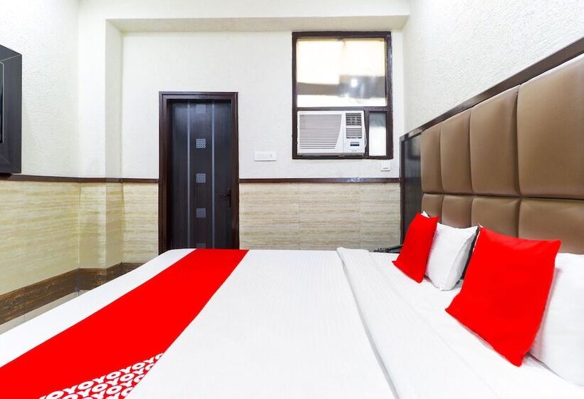 בית מלון כפרי Malik Regency By Oyo Rooms
