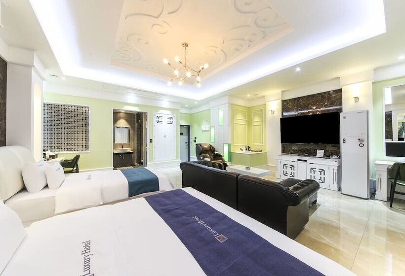 Hotel Myeongpum Drive In