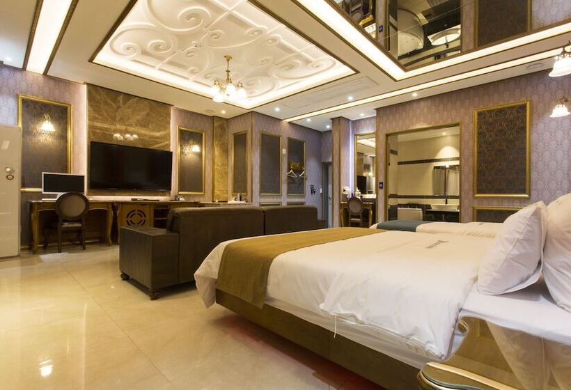 Hotel Myeongpum Drive In