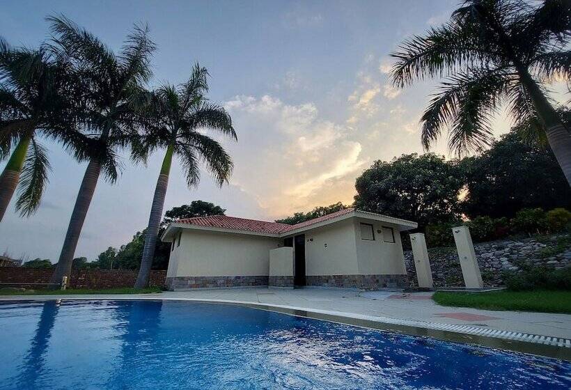 בית מלון כפרי Nadiya Parao Resort, Corbett