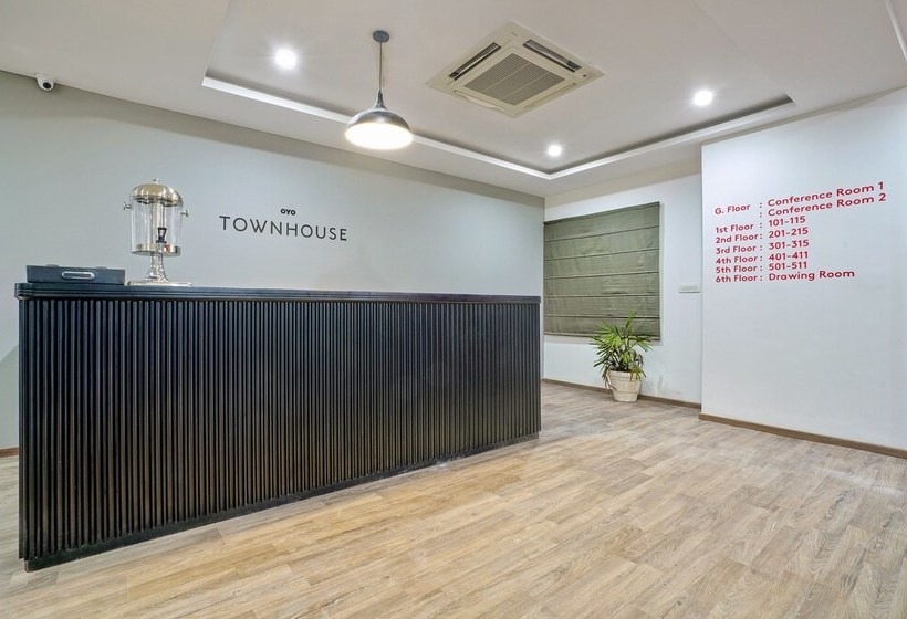 Отель Oyo Townhouse 284 New Building Sector 104