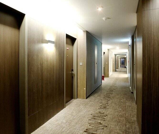 هتل Ramada Encore By Wyndham Busan Station