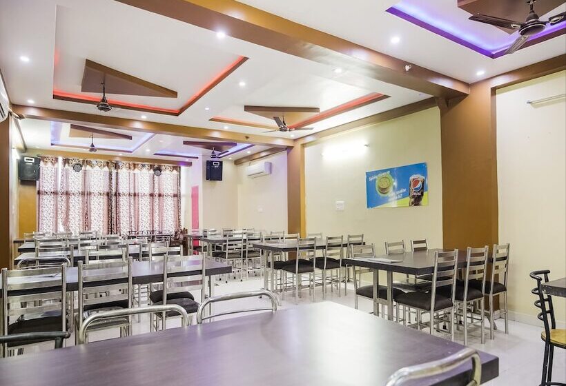 Отель Ravi Palace By Oyo Rooms