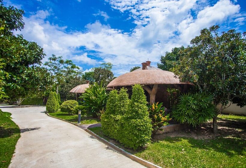 בית מלון כפרי Rnana Grand