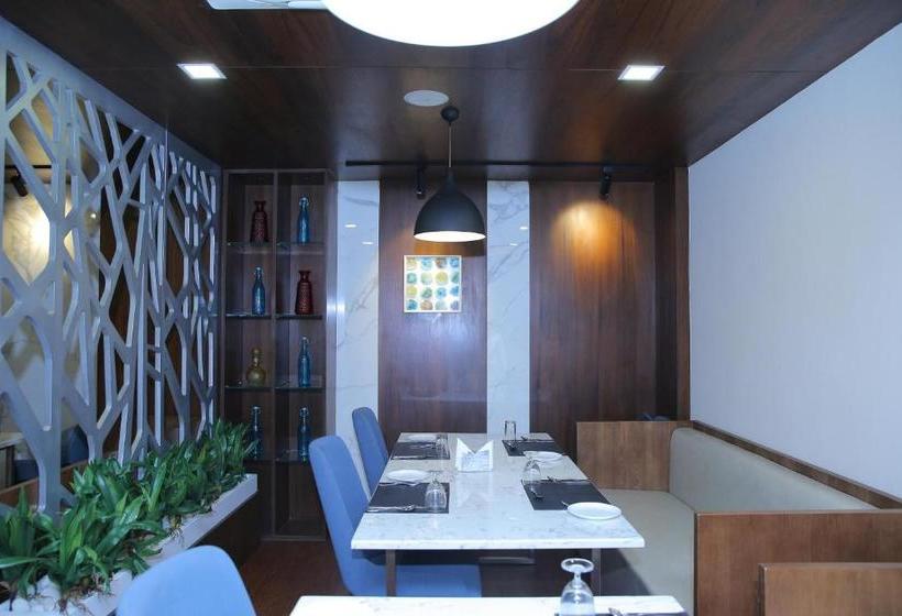 酒店 The Royal Grand