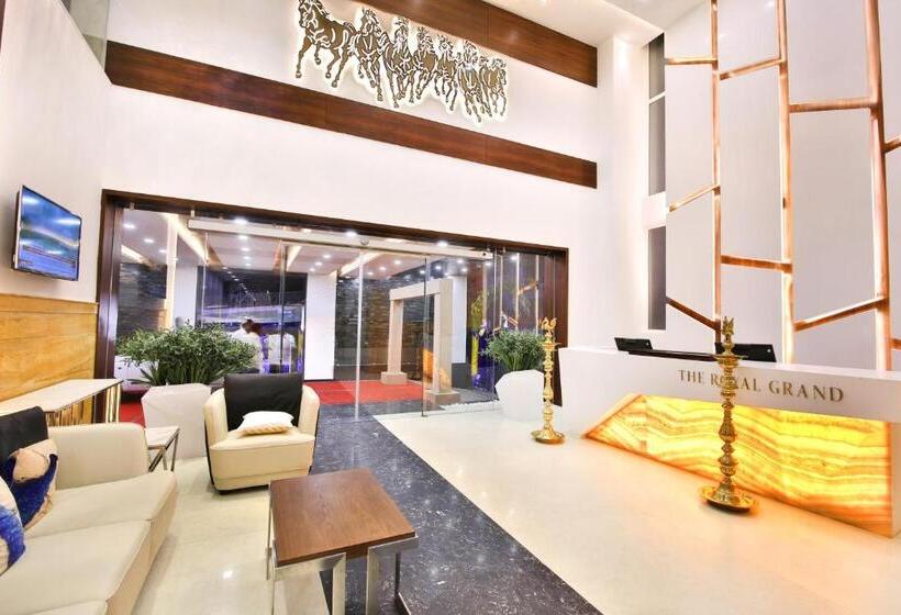 酒店 The Royal Grand