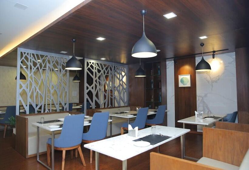 酒店 The Royal Grand