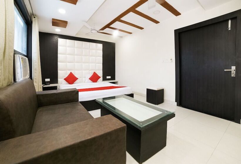 호텔 Veer Bhumi Palace By Oyo Rooms