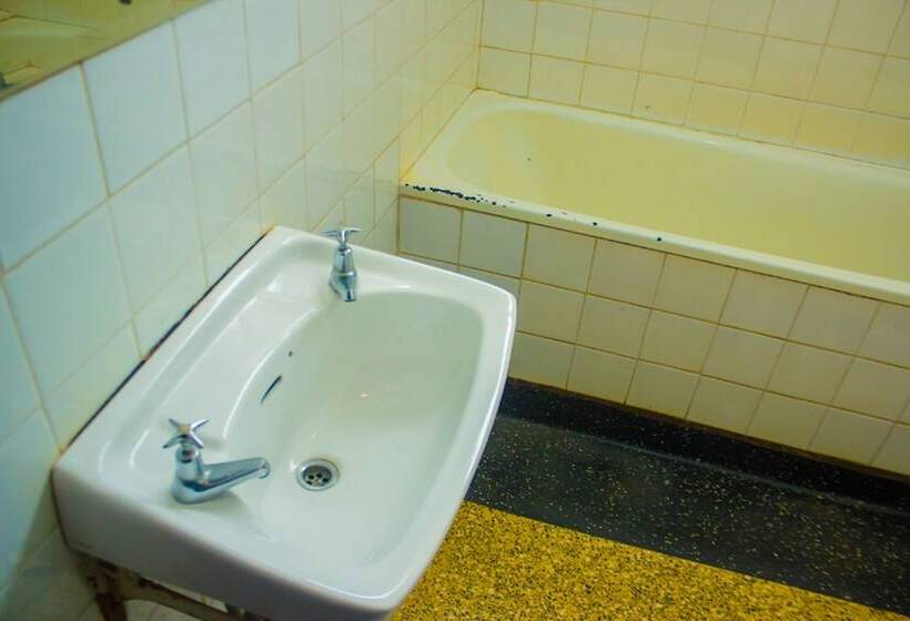 هتل Ymca Conference And Training Center