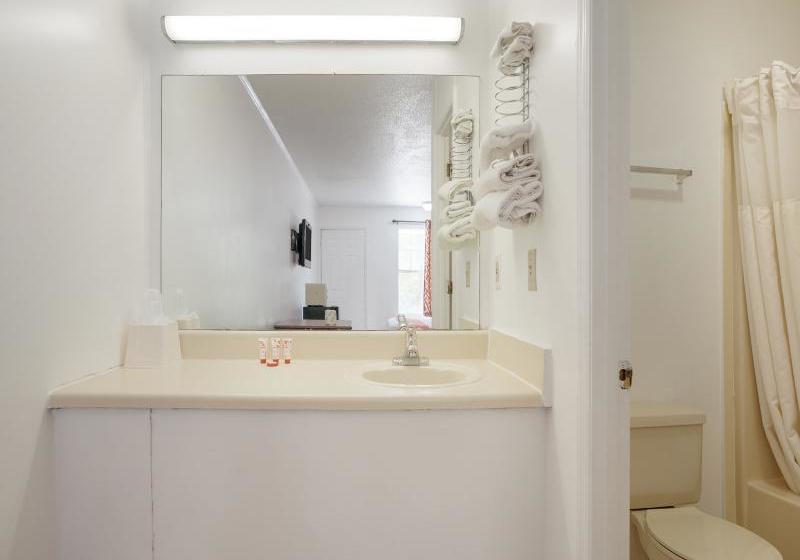 فندق على الطريق Oyo Hotel Calhoun Ga I-75 & Us-41 Hwy